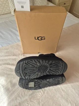 Botas UGG Neumel Chelsea Talla 41 Negras