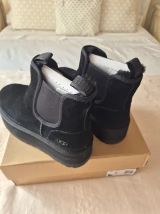 Botas UGG Neumel Chelsea Talla 41 Negras