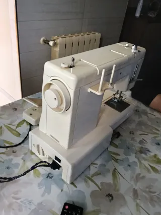 Maquina de coser alfa