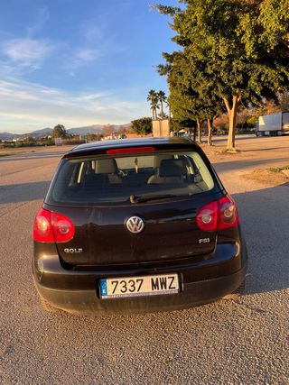 Vendo Volkswagen Golf gasolina, bien cuidado
