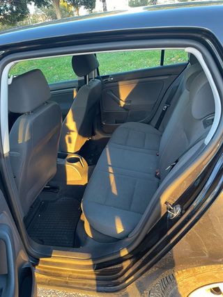 Vendo Volkswagen Golf gasolina, bien cuidado