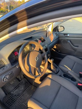 Vendo Volkswagen Golf gasolina, bien cuidado