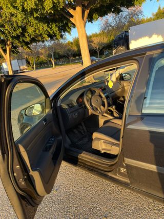 Vendo Volkswagen Golf gasolina, bien cuidado