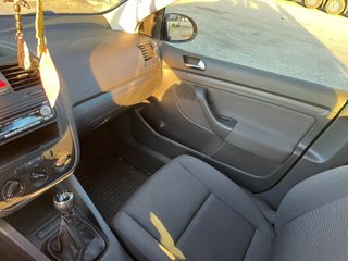Vendo Volkswagen Golf gasolina, bien cuidado