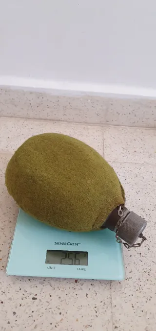 Botella de aluminio antigua