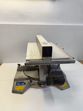 Sierra ingletadora VIRUTEX con disco