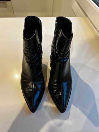 Botines Zara Negros Tacón Punta