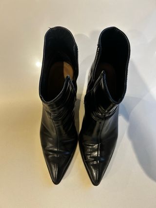 Botines Zara Negros Tacón Punta