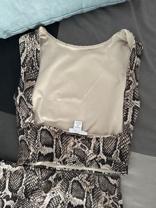 Conjunto estampado serpiente