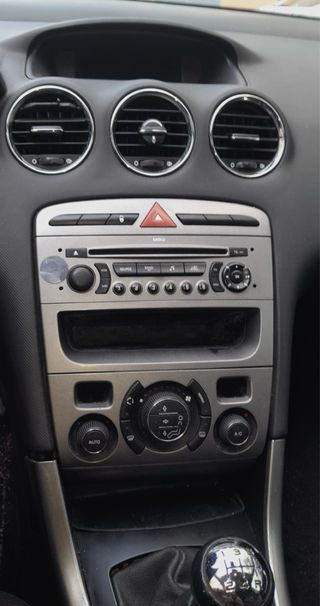 Peugeot 308 2009 con techo solar