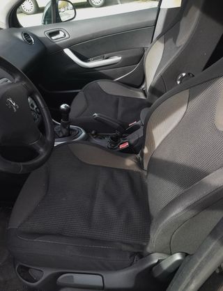 Peugeot 308 2009 con techo solar