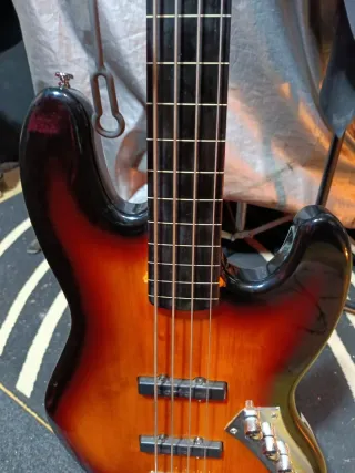 Bajo Eléctrico Fretless squier Jazz Bass