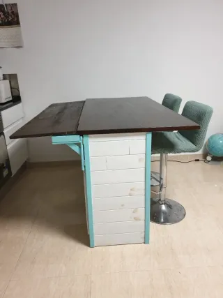 Isla de cocina madera y 4 taburetes