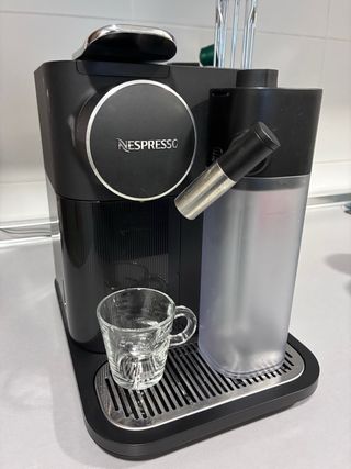 Cafetera Nespresso De'Longhi Gran Lattissima