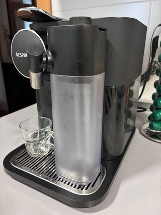 Cafetera Nespresso De'Longhi Gran Lattissima