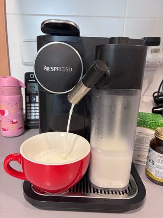 Cafetera Nespresso De'Longhi Gran Lattissima