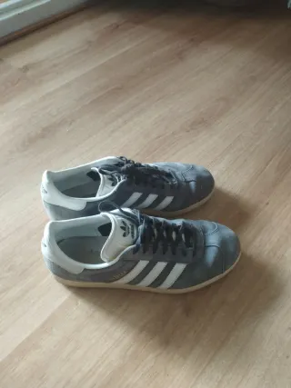 Zapatillas Adidas Gazelle (41.5)