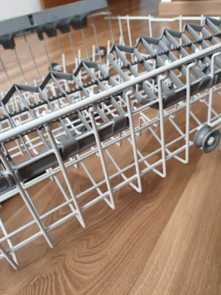 Bandeja superior lavavajillas en buen estado