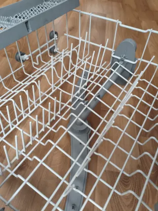 Bandeja superior lavavajillas en buen estado