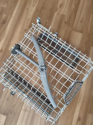 Bandeja superior lavavajillas en buen estado