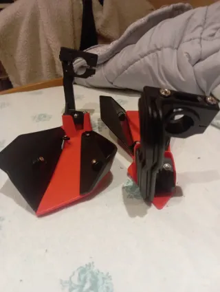 Cubrepuños Moto Rojo y Negro nuevos.