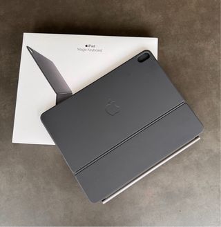 iPad Air 13 M3 128GB + Teclado Magic Keyboard