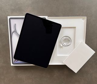 iPad Air 13 M3 128GB + Teclado Magic Keyboard