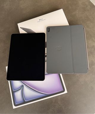 iPad Air 13 M3 128GB + Teclado Magic Keyboard