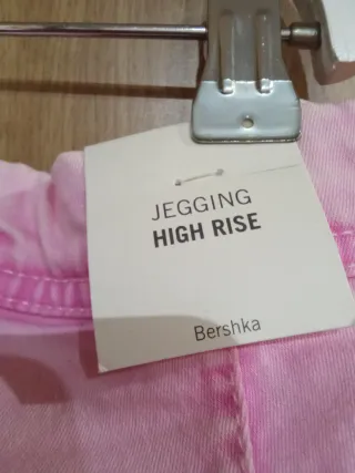 Pantalones pitillo rosas S/36