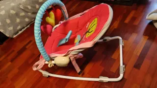 Mecedora para bebé con música y vibración