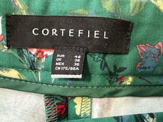 Pantalón estampado floral Cortefiel