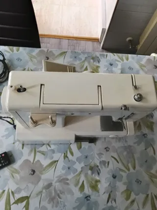 Máquina de coser Alfa