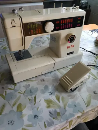 Máquina de coser Alfa