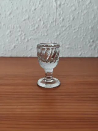 Antigua copa de cristal tallado