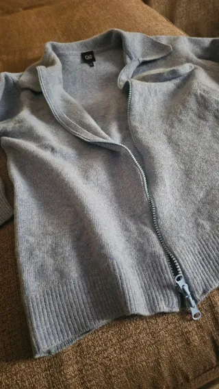 Maglioncino- cardigan celeste polvere