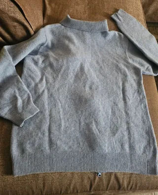 Maglioncino- cardigan celeste polvere