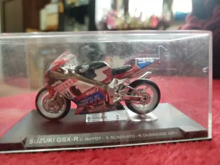 Modellino Suzuki GSX-R 1:43