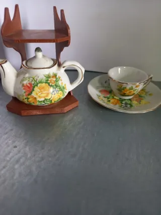 Mini Tetera y Taza Decorada