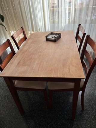 Mesa de comedor de madera + sillas