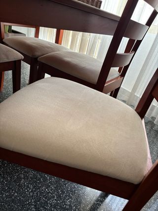 Mesa de comedor de madera + sillas