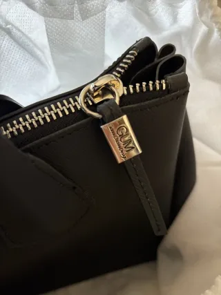 Borsa GUM nera con borchie