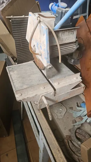 Mesa Cortadora Eléctrica