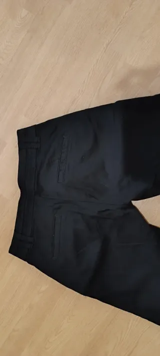 Pantalón de traje negro para mujer
