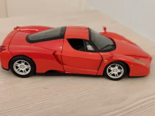 1:18 Ferrari Enzo Hot Wheels maqueta miniatura