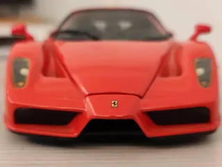1:18 Ferrari Enzo Hot Wheels maqueta miniatura