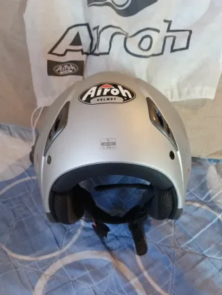 Casco de moto Airoh plateado talla S