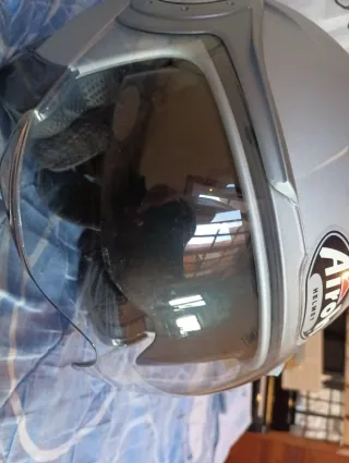 Casco de moto Airoh plateado talla S