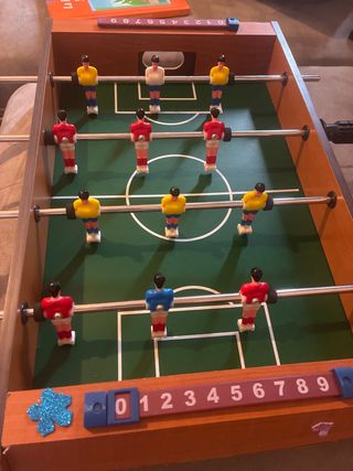 Futbolín pequeño de mesa