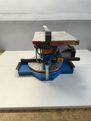 Sierra ingletadora eléctrica clásica