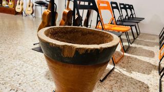 Djembe tambor africano autentico.